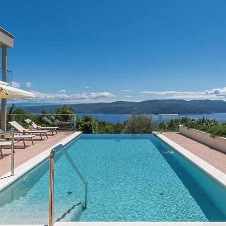 Awesome apartment in Plomin with 1 Bedrooms, WiFi&Outdoor swimming pool Buitenkant foto