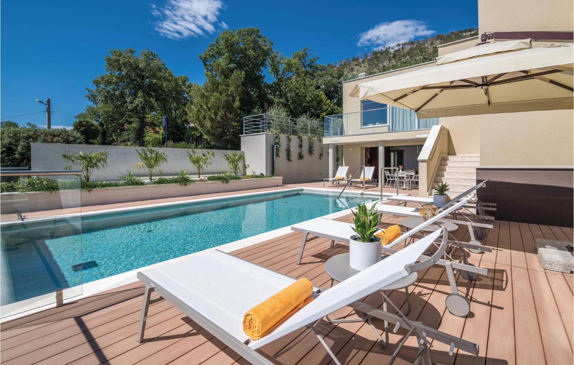 Awesome apartment in Plomin with 1 Bedrooms, WiFi&Outdoor swimming pool Buitenkant foto