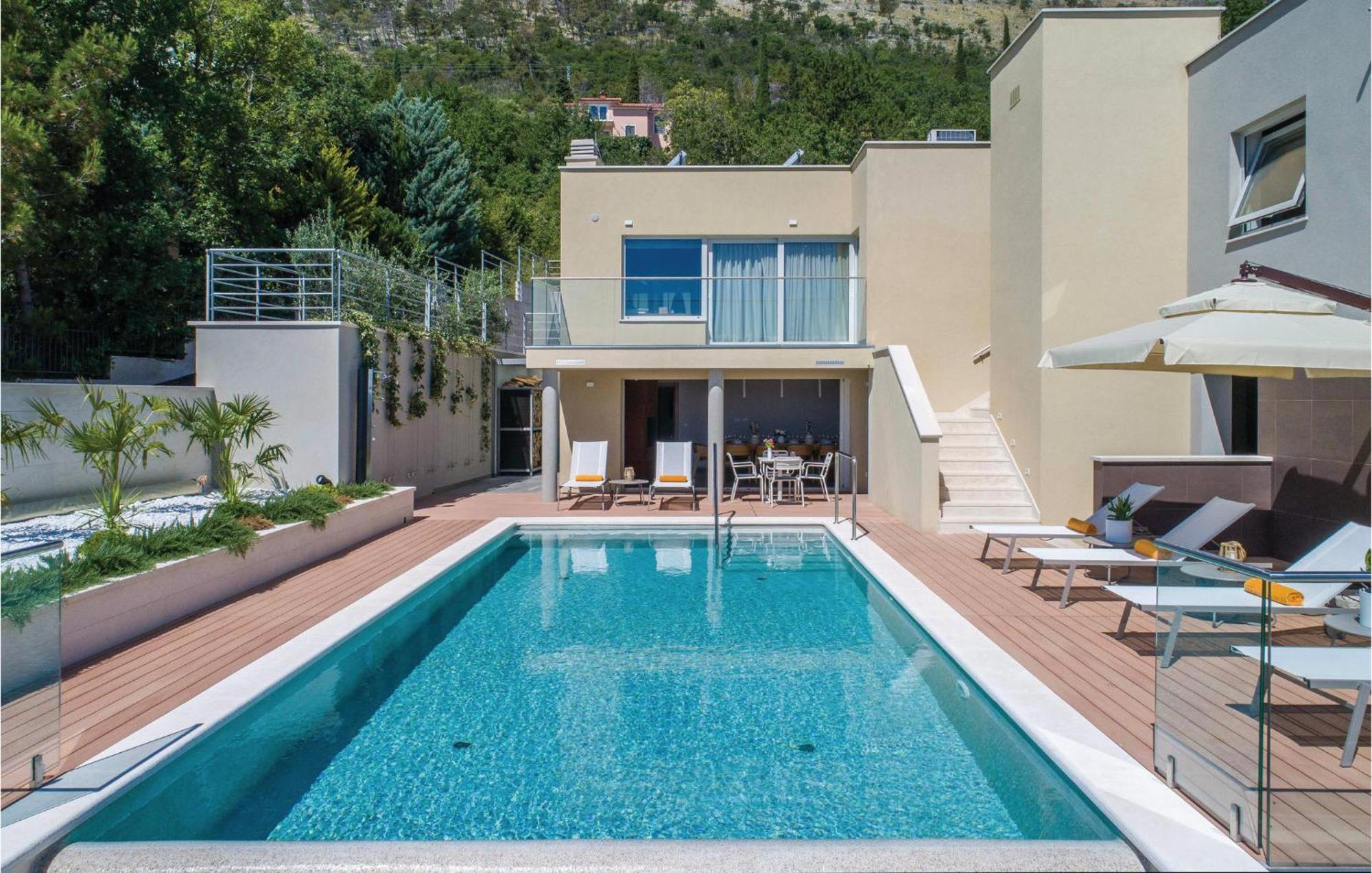 Awesome apartment in Plomin with 1 Bedrooms, WiFi&Outdoor swimming pool Buitenkant foto