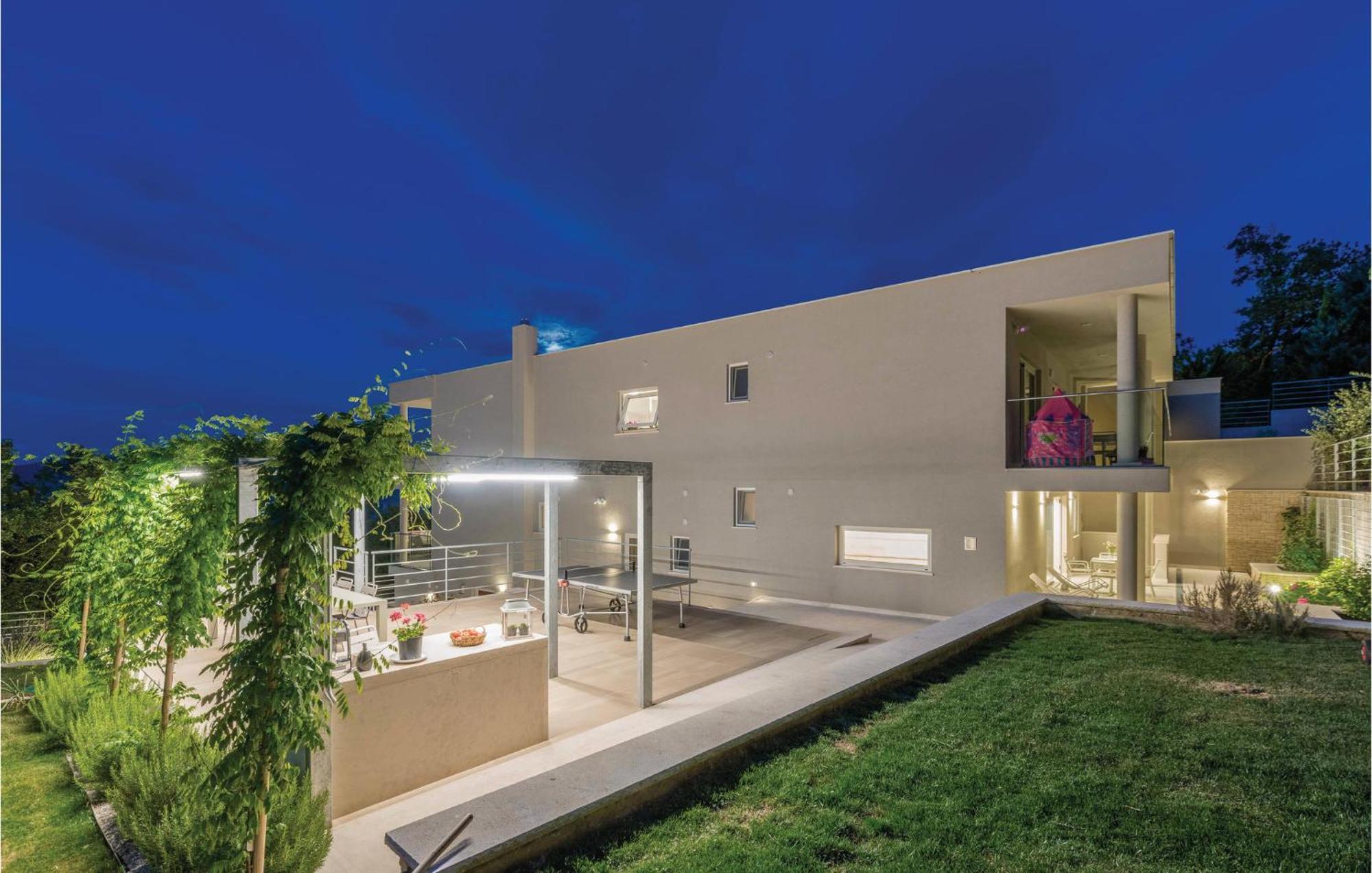 Awesome apartment in Plomin with 1 Bedrooms, WiFi&Outdoor swimming pool Buitenkant foto