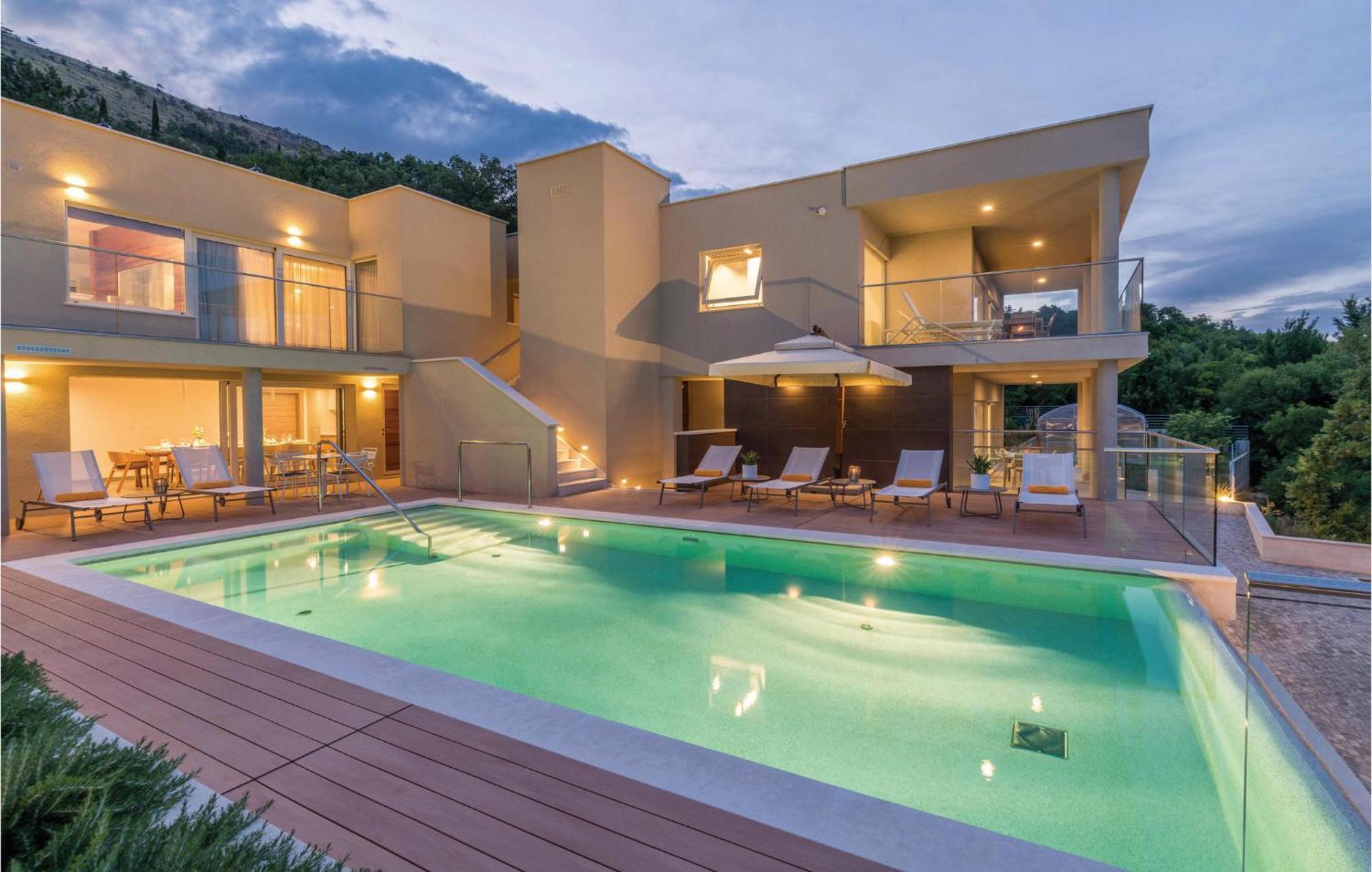 Awesome apartment in Plomin with 1 Bedrooms, WiFi&Outdoor swimming pool Buitenkant foto