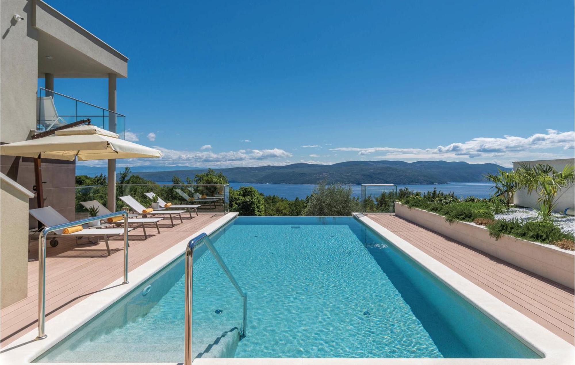 Awesome apartment in Plomin with 1 Bedrooms, WiFi&Outdoor swimming pool Buitenkant foto